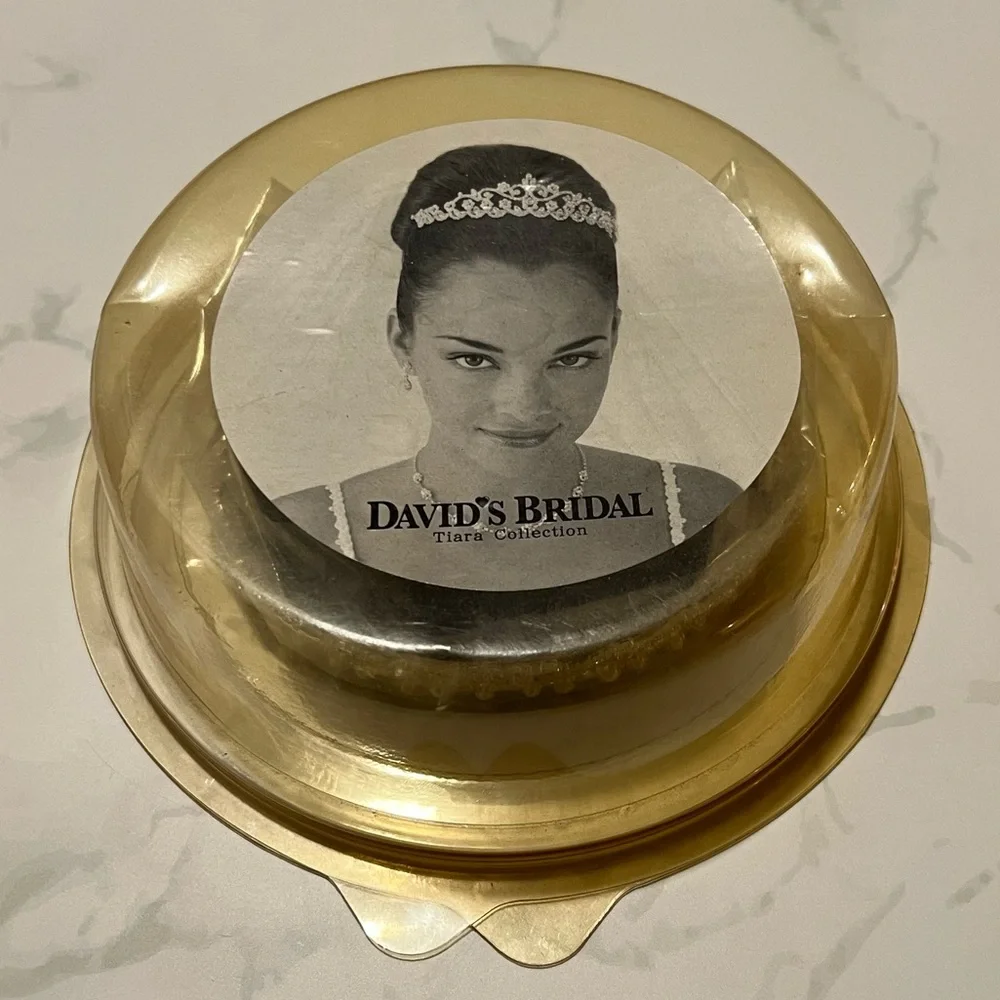 David’s Bridal Pearl & Rhinestone Tiara New in Box $125 Retail.